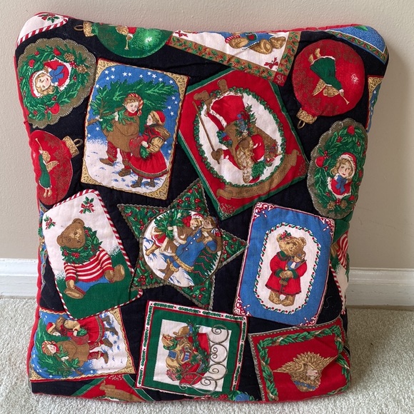 Handmade Foldable Christmas blanket/pillow with dual purpose - Picture 10 of 12